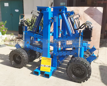 輪式集裝箱搬運車實物圖二